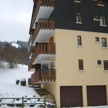 Au Pied Des Pistes, Avec Vue Sur La Montagne *